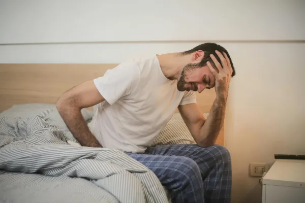 Persistent fatigue and headache as early signs of health problems